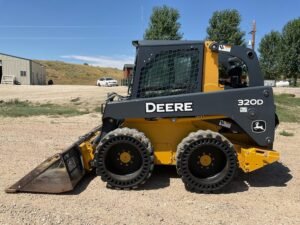 2012 John Deere 320D (19)