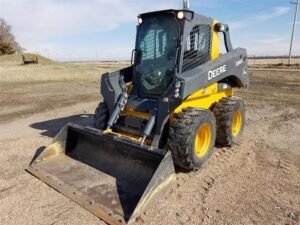 2015johndeere330g (1)