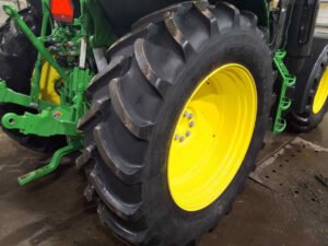 johndeere6130mmfwdtractor (19)