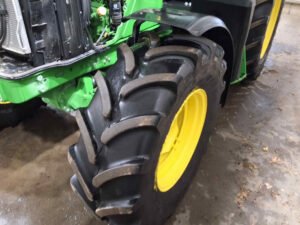 johndeere6130mmfwdtractor (21)