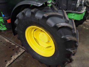 johndeere6130mmfwdtractor (22)